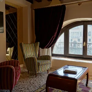 https://granda-sweet-suites.hotelslidodijesolo.com